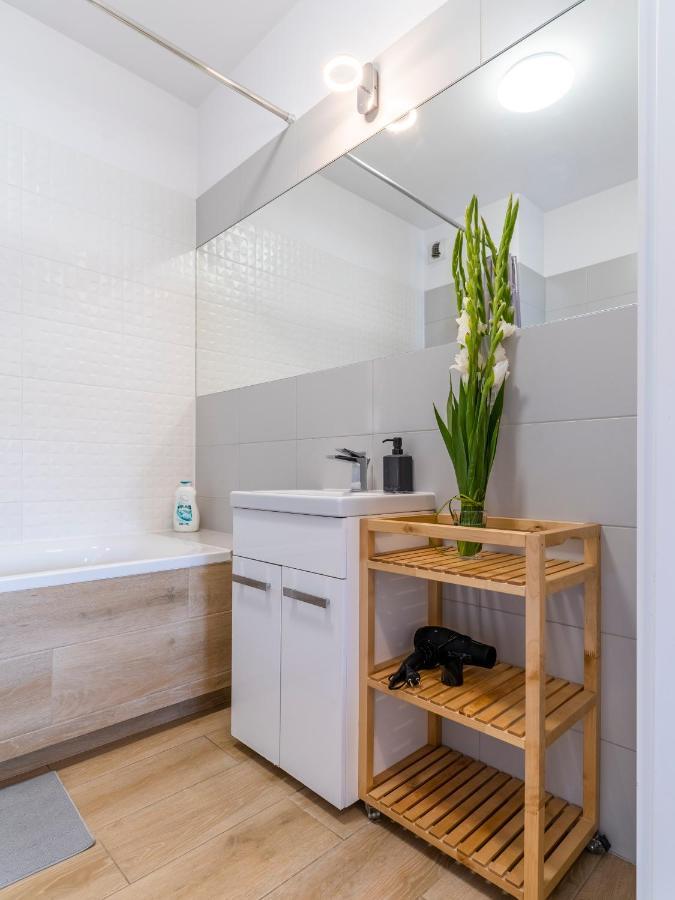 First -- Green Zoliborz Apartment 1 바르샤바 외부 사진